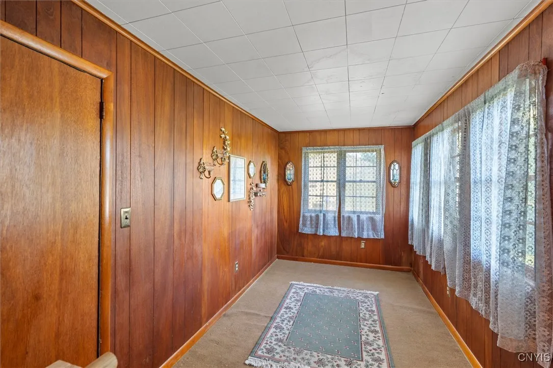 3 season room off kitchen