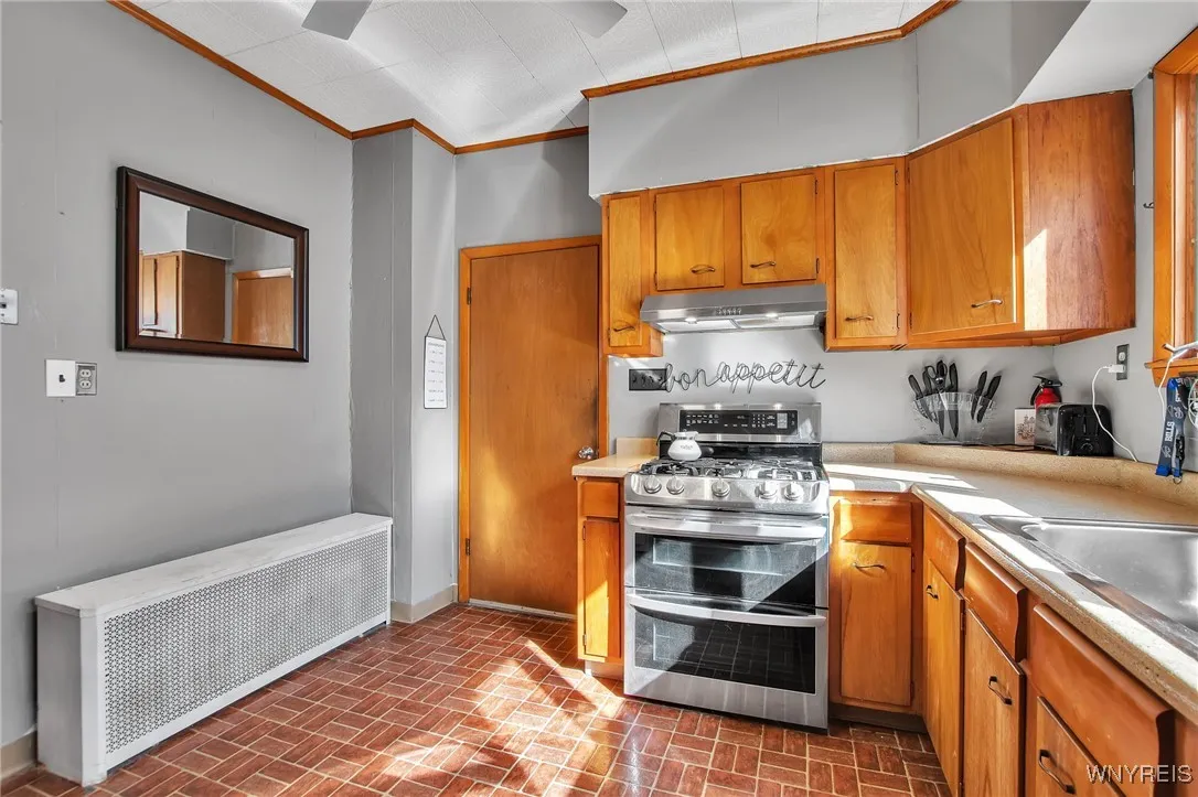 Lower Unit - Kitchen