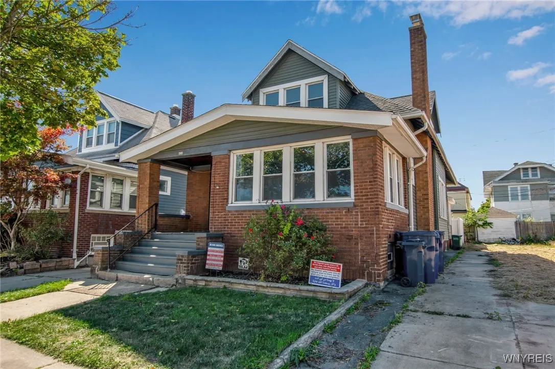 659 Amherst Street 2, Buffalo, New York 14207, Buffalo, New York 14207, 4 Bedrooms Bedrooms, ,2 BathroomsBathrooms,Residential,For Sale,659 Amherst Street 2, Buffalo, New York 14207,0,B1639497