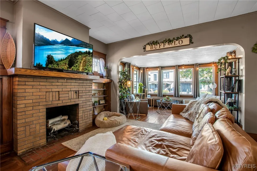 Lower Unit - Living Room