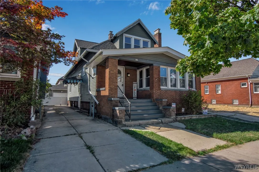 659 Amherst Street 2, Buffalo, New York 14207, Buffalo, New York 14207, 4 Bedrooms Bedrooms, ,2 BathroomsBathrooms,Residential,For Sale,659 Amherst Street 2, Buffalo, New York 14207,0,B1639497