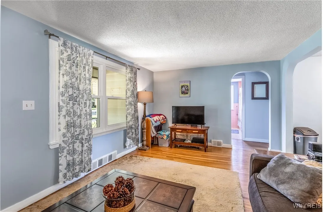 273 Homewood Avenue, Tonawanda, New York 14217, Tonawanda, New York 14217, 2 Bedrooms Bedrooms, 5 Rooms Rooms,1 BathroomBathrooms,Residential,For Sale,273 Homewood Avenue, Tonawanda, New York 14217,0,B1638379