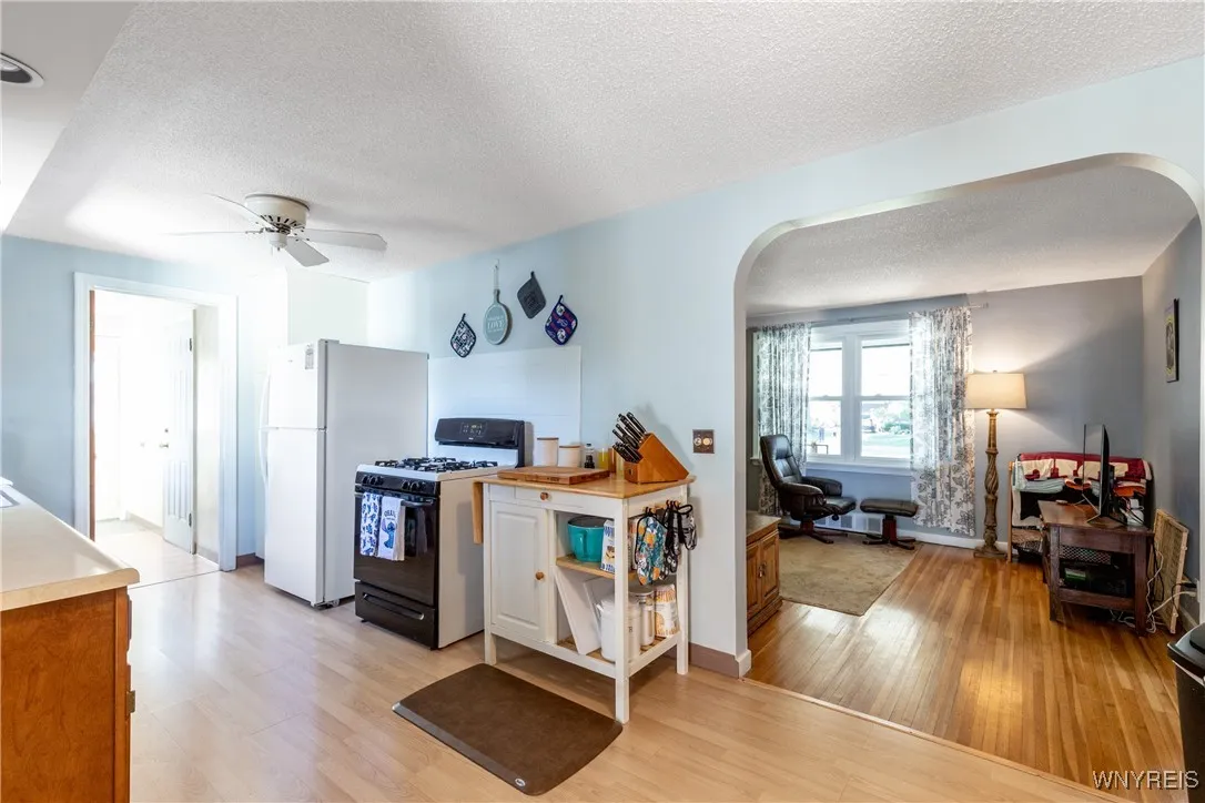 273 Homewood Avenue, Tonawanda, New York 14217, Tonawanda, New York 14217, 2 Bedrooms Bedrooms, 5 Rooms Rooms,1 BathroomBathrooms,Residential,For Sale,273 Homewood Avenue, Tonawanda, New York 14217,0,B1638379