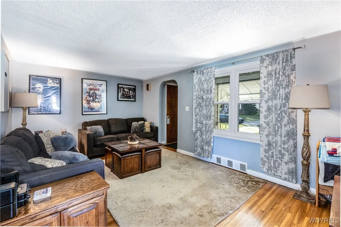273 Homewood Avenue, Tonawanda, New York 14217, Tonawanda, New York 14217, 2 Bedrooms Bedrooms, 5 Rooms Rooms,1 BathroomBathrooms,Residential,For Sale,273 Homewood Avenue, Tonawanda, New York 14217,0,B1638379