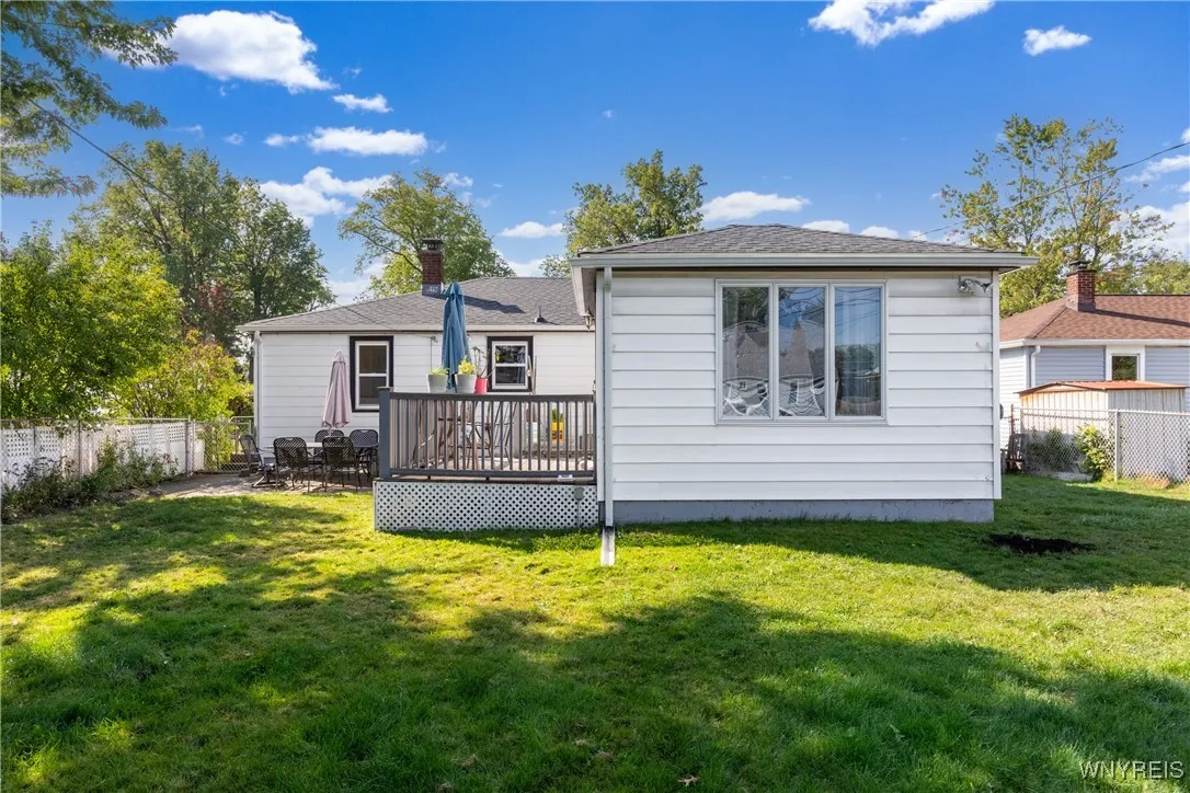 273 Homewood Avenue, Tonawanda, New York 14217, Tonawanda, New York 14217, 2 Bedrooms Bedrooms, 5 Rooms Rooms,1 BathroomBathrooms,Residential,For Sale,273 Homewood Avenue, Tonawanda, New York 14217,0,B1638379