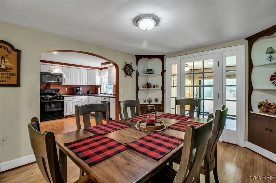 4366 Beach Avenue, Hamburg, New York 14075, Hamburg, New York 14075, 3 Bedrooms Bedrooms, 7 Rooms Rooms,1 BathroomBathrooms,Residential,For Sale,4366 Beach Avenue, Hamburg, New York 14075,0,B1638820