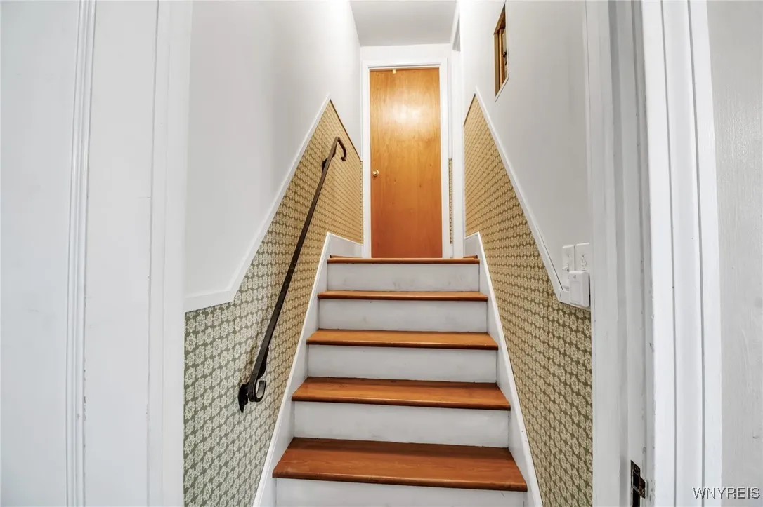 4366 Beach Avenue, Hamburg, New York 14075, Hamburg, New York 14075, 3 Bedrooms Bedrooms, 7 Rooms Rooms,1 BathroomBathrooms,Residential,For Sale,4366 Beach Avenue, Hamburg, New York 14075,0,B1638820