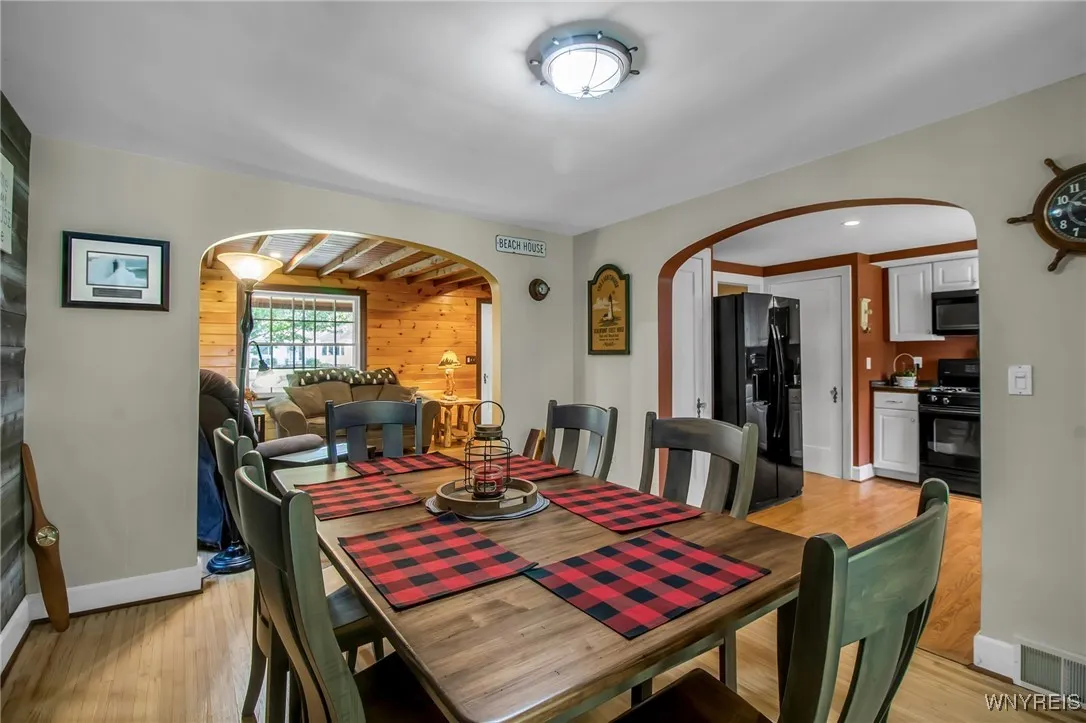 4366 Beach Avenue, Hamburg, New York 14075, Hamburg, New York 14075, 3 Bedrooms Bedrooms, 7 Rooms Rooms,1 BathroomBathrooms,Residential,For Sale,4366 Beach Avenue, Hamburg, New York 14075,0,B1638820