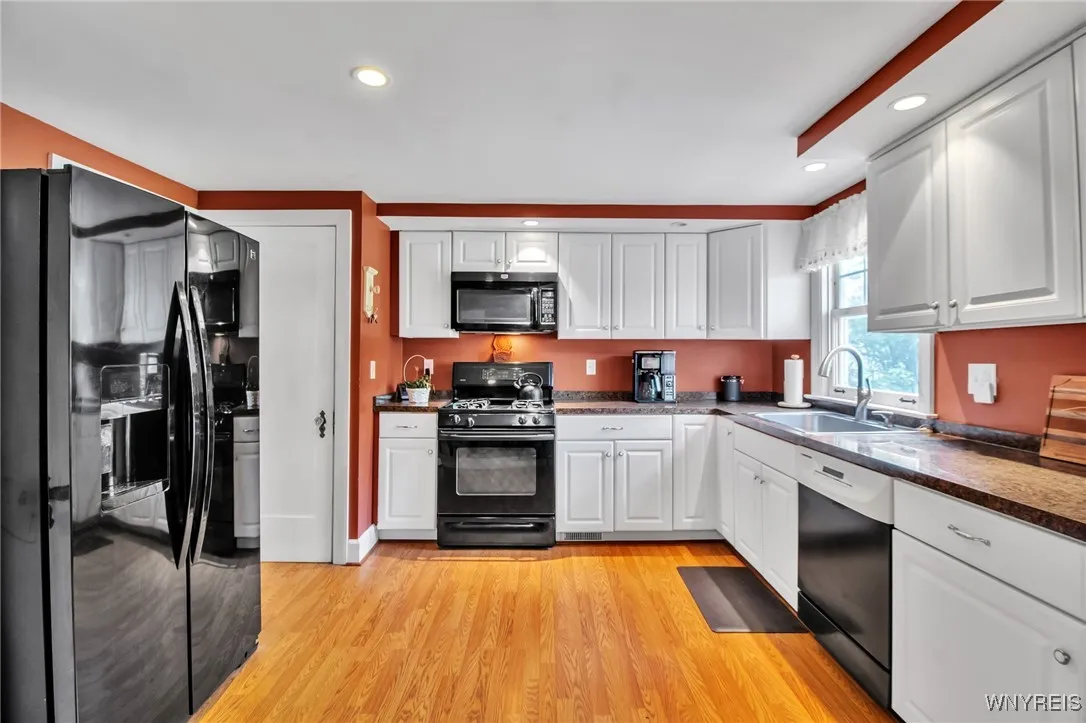 4366 Beach Avenue, Hamburg, New York 14075, Hamburg, New York 14075, 3 Bedrooms Bedrooms, 7 Rooms Rooms,1 BathroomBathrooms,Residential,For Sale,4366 Beach Avenue, Hamburg, New York 14075,0,B1638820