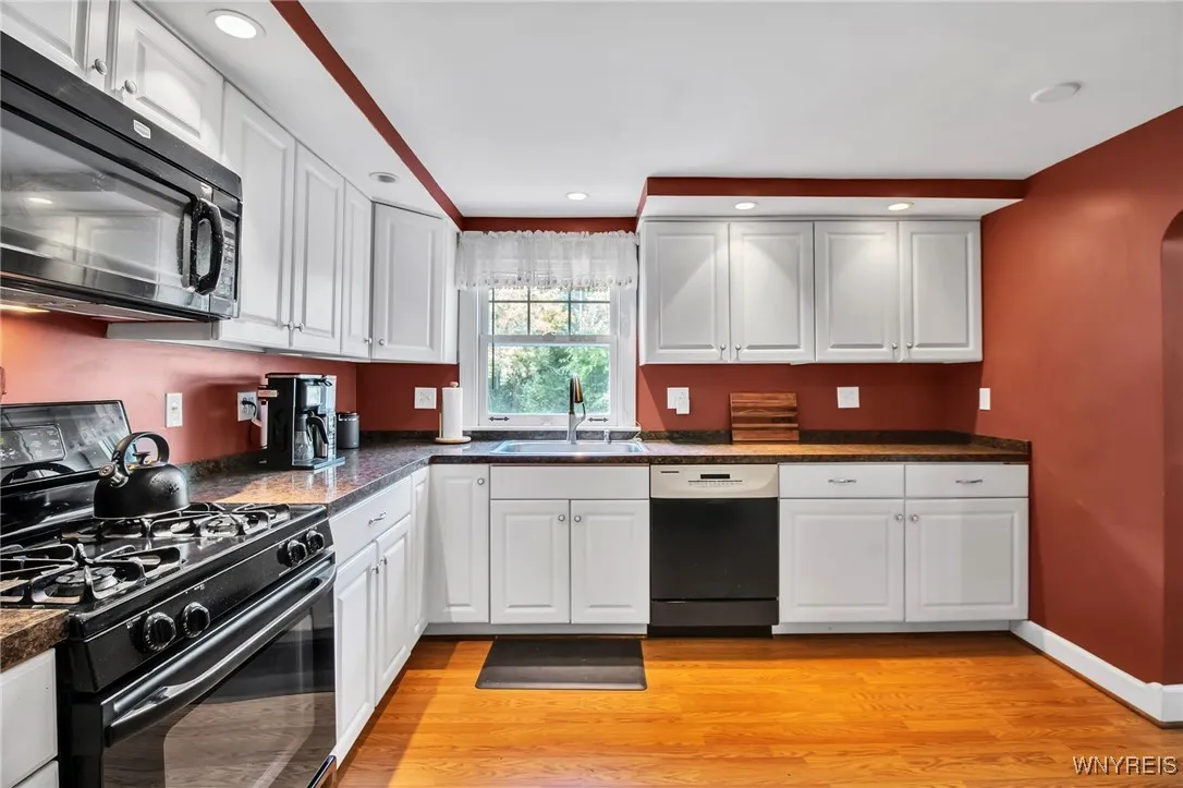 4366 Beach Avenue, Hamburg, New York 14075, Hamburg, New York 14075, 3 Bedrooms Bedrooms, 7 Rooms Rooms,1 BathroomBathrooms,Residential,For Sale,4366 Beach Avenue, Hamburg, New York 14075,0,B1638820