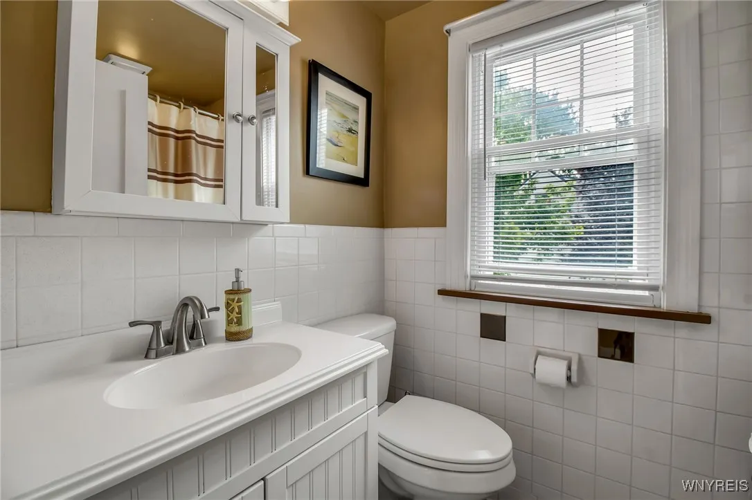 4366 Beach Avenue, Hamburg, New York 14075, Hamburg, New York 14075, 3 Bedrooms Bedrooms, 7 Rooms Rooms,1 BathroomBathrooms,Residential,For Sale,4366 Beach Avenue, Hamburg, New York 14075,0,B1638820