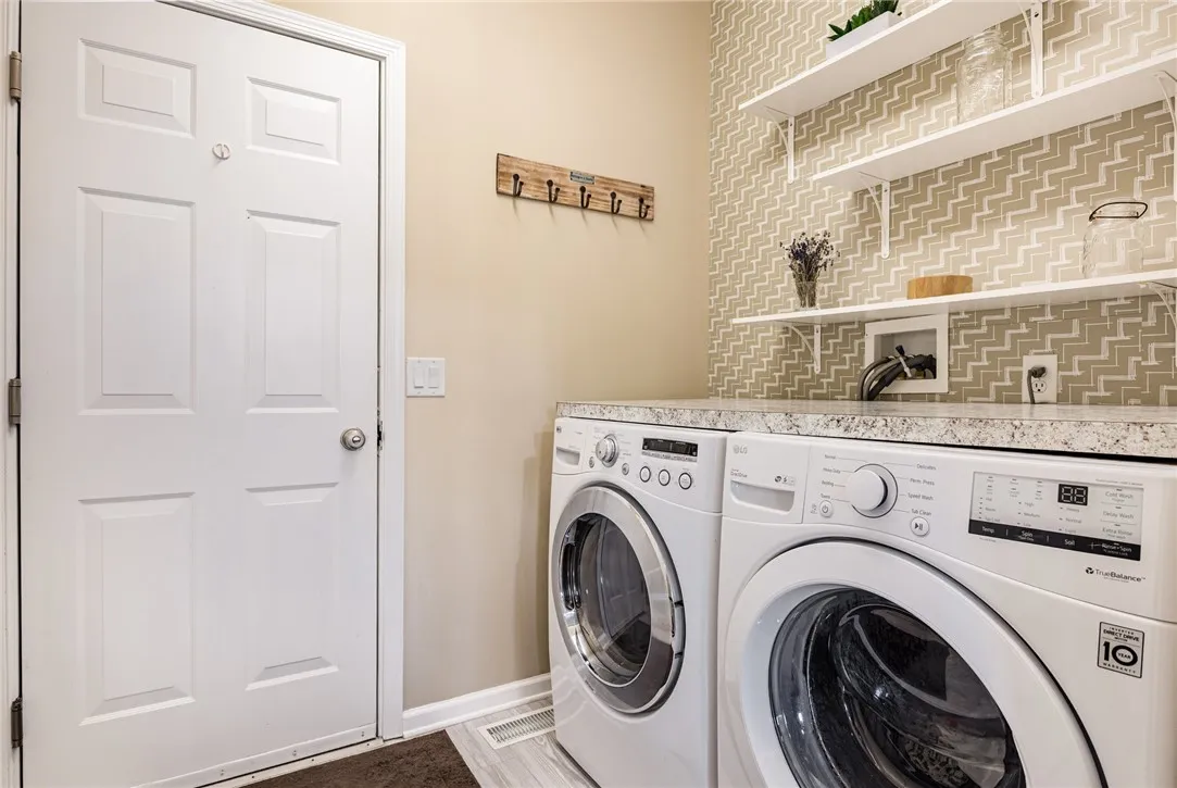 3321 Eastwind Way, Canandaigua Town, New York 1442, Canandaigua Town, New York 14424, 3 Bedrooms Bedrooms, 4 Rooms Rooms,2 BathroomsBathrooms,Residential,Closed,3321 Eastwind Way, Canandaigua Town, New York 1442,0,R1638961