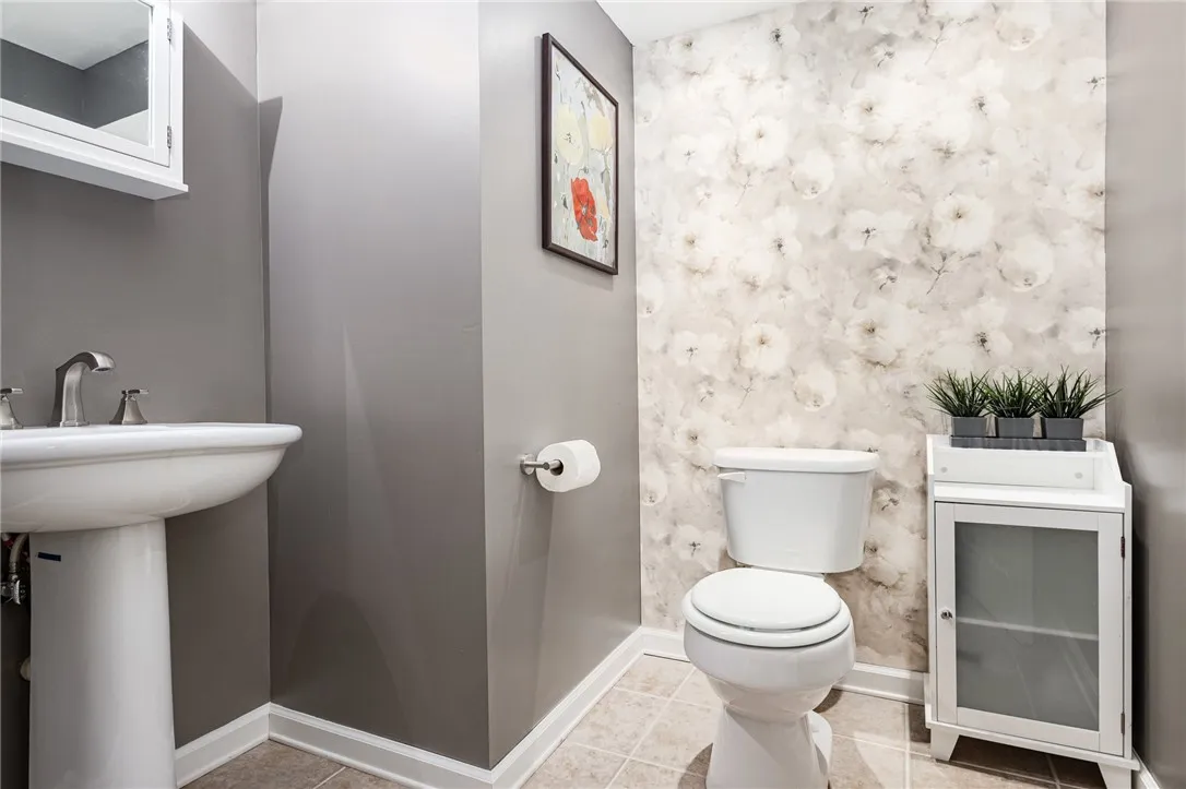 3321 Eastwind Way, Canandaigua Town, New York 1442, Canandaigua Town, New York 14424, 3 Bedrooms Bedrooms, 4 Rooms Rooms,2 BathroomsBathrooms,Residential,Closed,3321 Eastwind Way, Canandaigua Town, New York 1442,0,R1638961