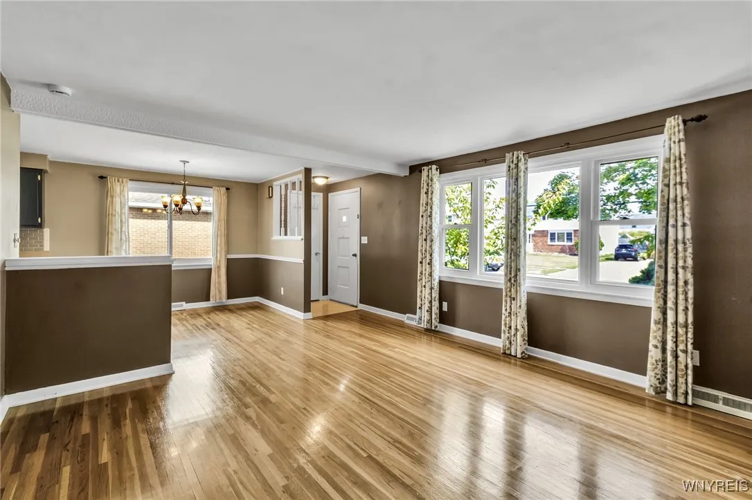 58 Caroline Lane, Cheektowaga, New York 14043, Cheektowaga, New York 14043, 3 Bedrooms Bedrooms, 6 Rooms Rooms,1 BathroomBathrooms,Residential,Closed,58 Caroline Lane, Cheektowaga, New York 14043,0,B1638527