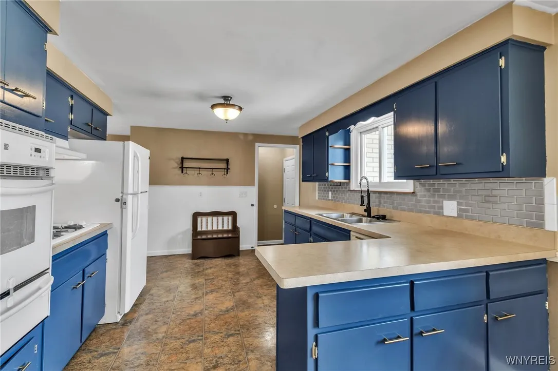 58 Caroline Lane, Cheektowaga, New York 14043, Cheektowaga, New York 14043, 3 Bedrooms Bedrooms, 6 Rooms Rooms,1 BathroomBathrooms,Residential,Closed,58 Caroline Lane, Cheektowaga, New York 14043,0,B1638527