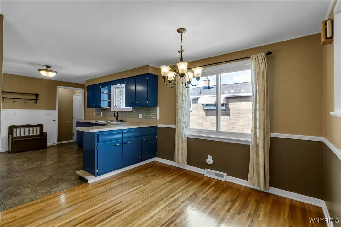 58 Caroline Lane, Cheektowaga, New York 14043, Cheektowaga, New York 14043, 3 Bedrooms Bedrooms, 6 Rooms Rooms,1 BathroomBathrooms,Residential,Closed,58 Caroline Lane, Cheektowaga, New York 14043,0,B1638527