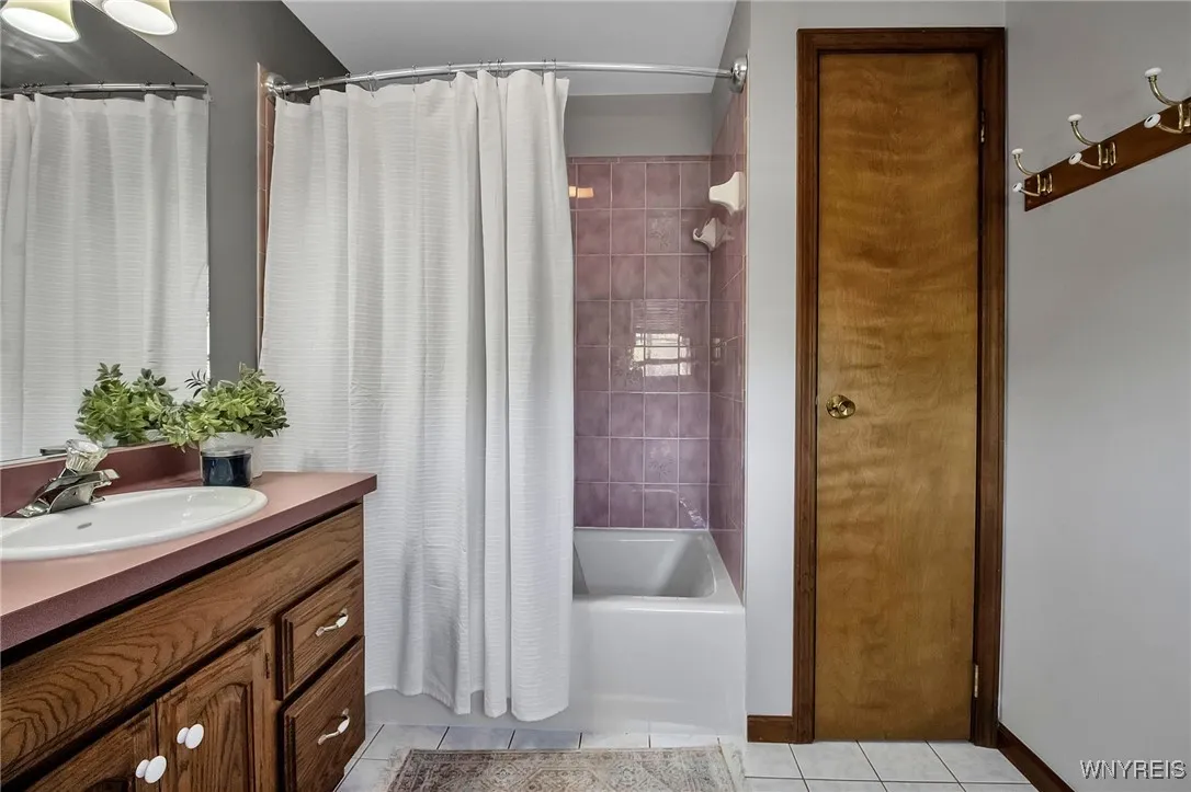 69 Hubbardston Place, Amherst, New York 14228, Amherst, New York 14228, 4 Bedrooms Bedrooms, 9 Rooms Rooms,2 BathroomsBathrooms,Residential,For Sale,69 Hubbardston Place, Amherst, New York 14228,0,B1639103