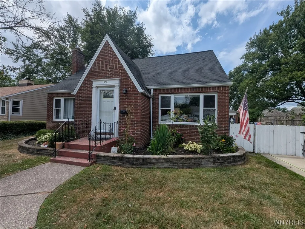 300 Maynard Drive, Amherst, New York 14226, Amherst, New York 14226, 3 Bedrooms Bedrooms, 7 Rooms Rooms,1 BathroomBathrooms,Residential,For Sale,300 Maynard Drive, Amherst, New York 14226,0,B1639623