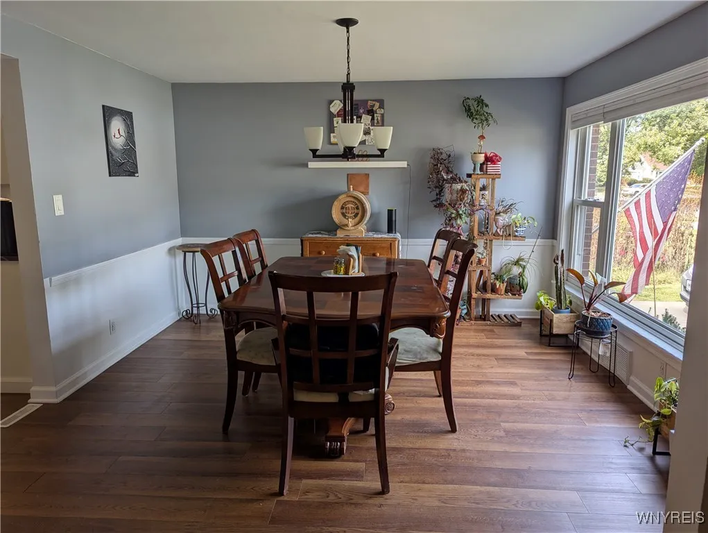 Large, bring dining room