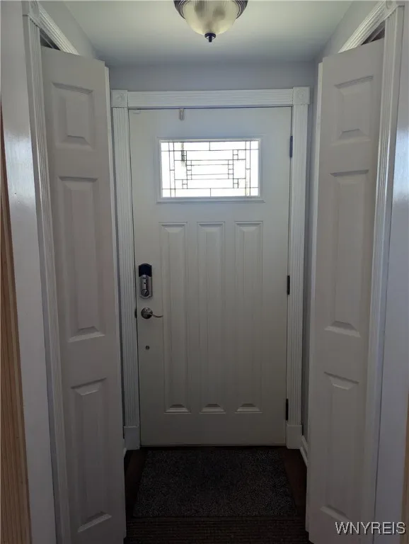 Front entry with 2 spacious closets