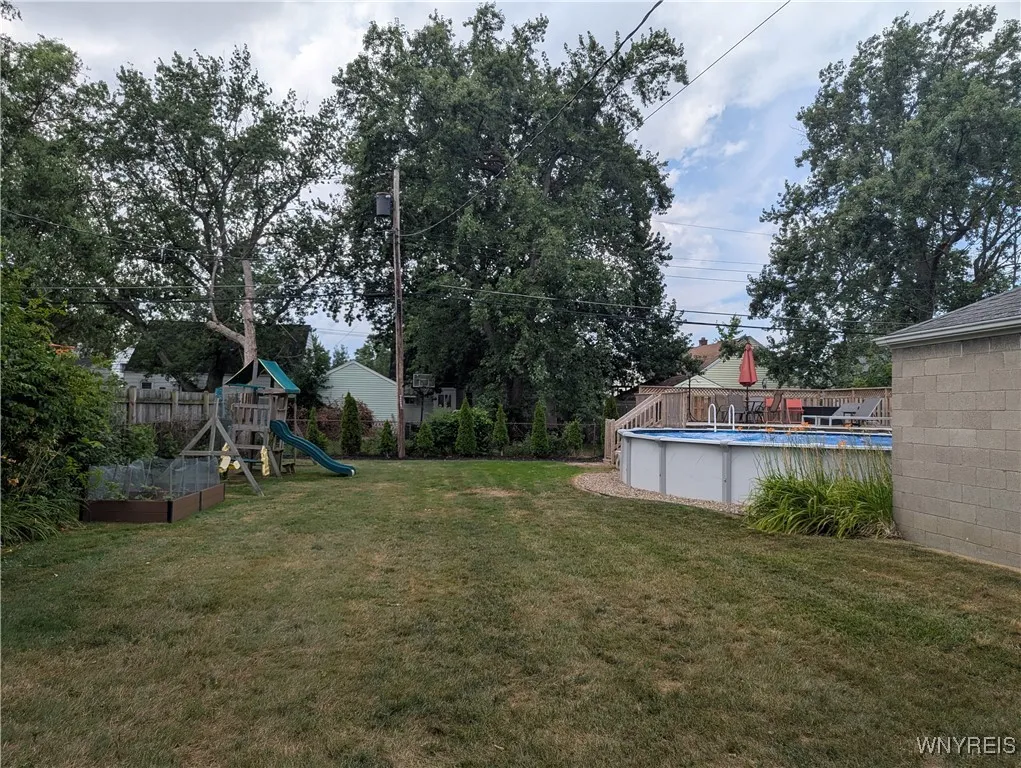 Spacious backyard