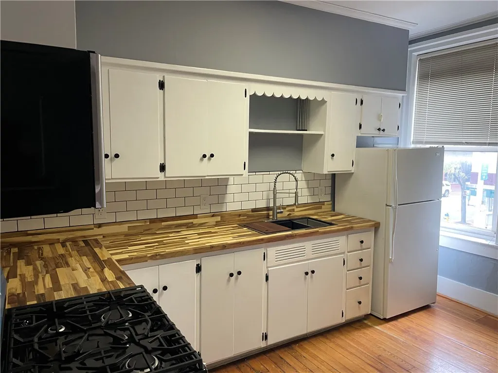 52 W Market Street West, Corning City, New York 14, Corning City, New York 14830, 1 Bedroom Bedrooms, 4 Rooms Rooms,1 BathroomBathrooms,Residential Lease,For Rent,52 W Market Street West, Corning City, New York 14,0,R1639645