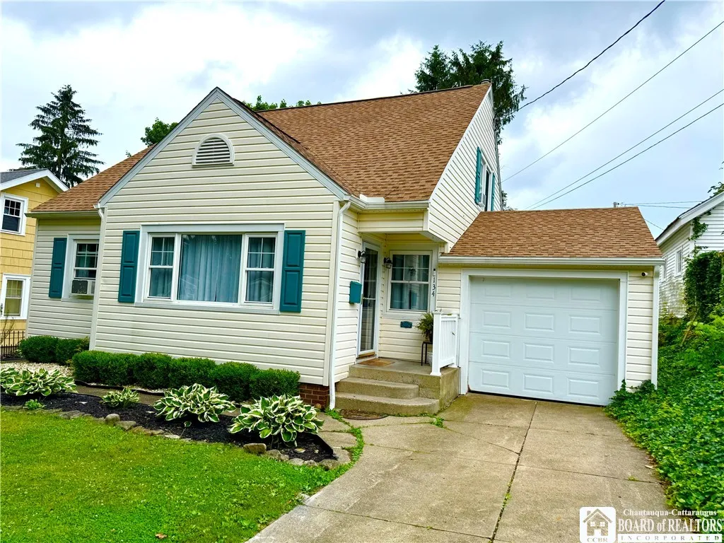 134 Sturges Street, Jamestown, New York 14701, Jamestown, New York 14701, 4 Bedrooms Bedrooms, 9 Rooms Rooms,1 BathroomBathrooms,Residential,Closed,134 Sturges Street, Jamestown, New York 14701,0,R1639646