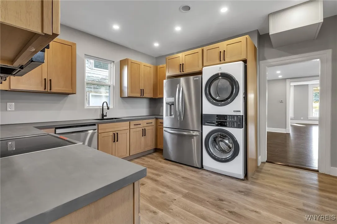 13 Unit #1 Dewitt Street, Buffalo, New York 14213, Buffalo, New York 14213, 3 Bedrooms Bedrooms, 7 Rooms Rooms,1 BathroomBathrooms,Residential Lease,Closed,13 Unit #1 Dewitt Street, Buffalo, New York 14213,0,B1639576