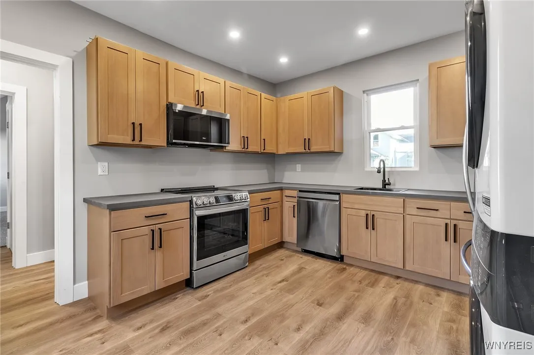 13 Unit #1 Dewitt Street, Buffalo, New York 14213, Buffalo, New York 14213, 3 Bedrooms Bedrooms, 7 Rooms Rooms,1 BathroomBathrooms,Residential Lease,Closed,13 Unit #1 Dewitt Street, Buffalo, New York 14213,0,B1639576