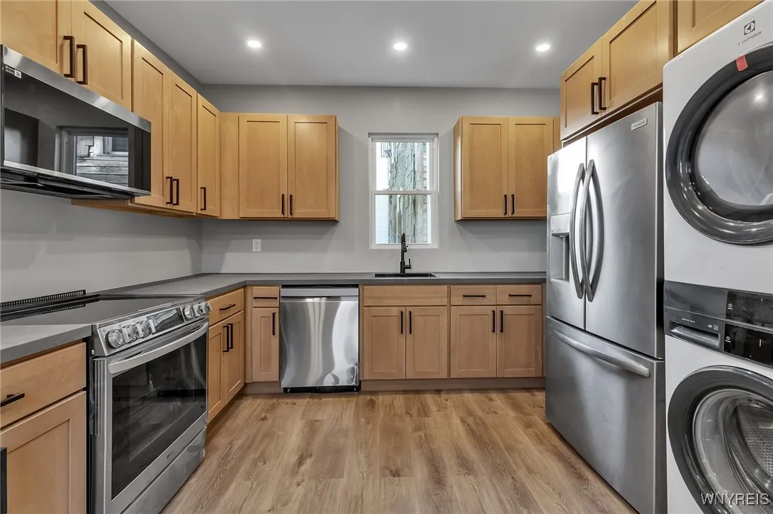 13 Unit #1 Dewitt Street, Buffalo, New York 14213, Buffalo, New York 14213, 3 Bedrooms Bedrooms, 7 Rooms Rooms,1 BathroomBathrooms,Residential Lease,Closed,13 Unit #1 Dewitt Street, Buffalo, New York 14213,0,B1639576
