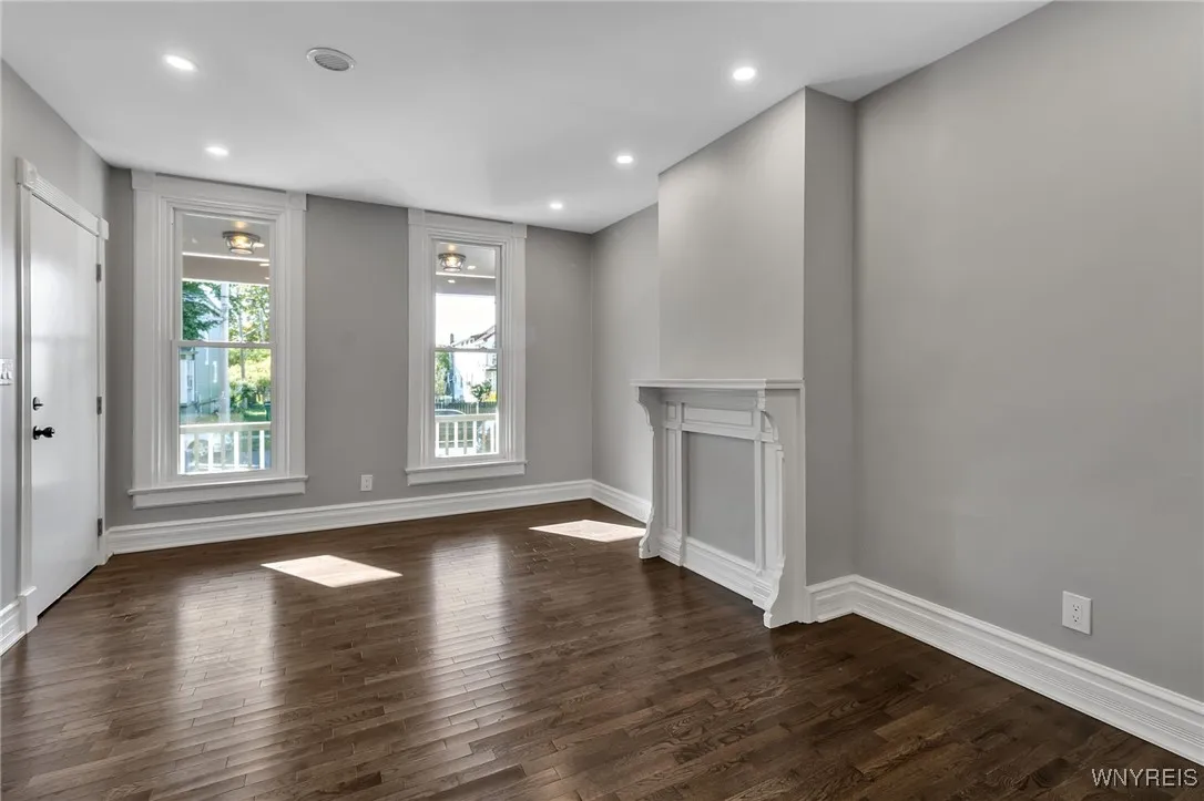 13 Unit #1 Dewitt Street, Buffalo, New York 14213, Buffalo, New York 14213, 3 Bedrooms Bedrooms, 7 Rooms Rooms,1 BathroomBathrooms,Residential Lease,Closed,13 Unit #1 Dewitt Street, Buffalo, New York 14213,0,B1639576