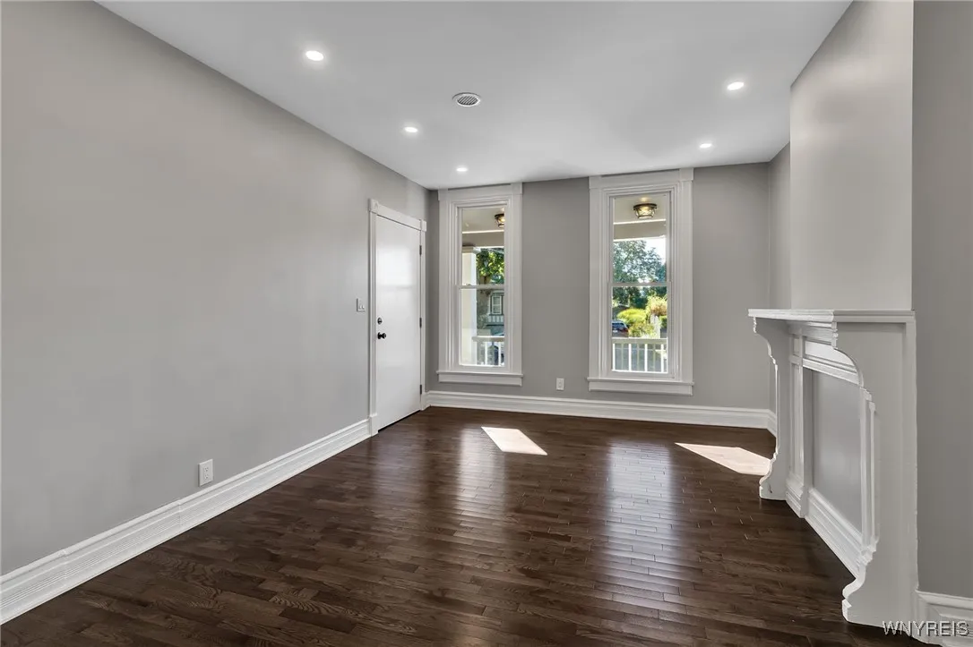 13 Unit #1 Dewitt Street, Buffalo, New York 14213, Buffalo, New York 14213, 3 Bedrooms Bedrooms, 7 Rooms Rooms,1 BathroomBathrooms,Residential Lease,Closed,13 Unit #1 Dewitt Street, Buffalo, New York 14213,0,B1639576