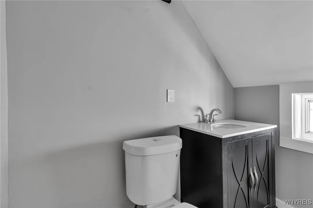 13 Unit #2 Dewitt Street, Buffalo, New York 14213, Buffalo, New York 14213, 1 Bedroom Bedrooms, 4 Rooms Rooms,1 BathroomBathrooms,Residential Lease,Closed,13 Unit #2 Dewitt Street, Buffalo, New York 14213,0,B1639582