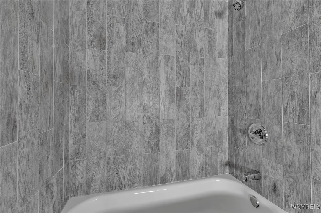 13 Unit #2 Dewitt Street, Buffalo, New York 14213, Buffalo, New York 14213, 1 Bedroom Bedrooms, 4 Rooms Rooms,1 BathroomBathrooms,Residential Lease,Closed,13 Unit #2 Dewitt Street, Buffalo, New York 14213,0,B1639582