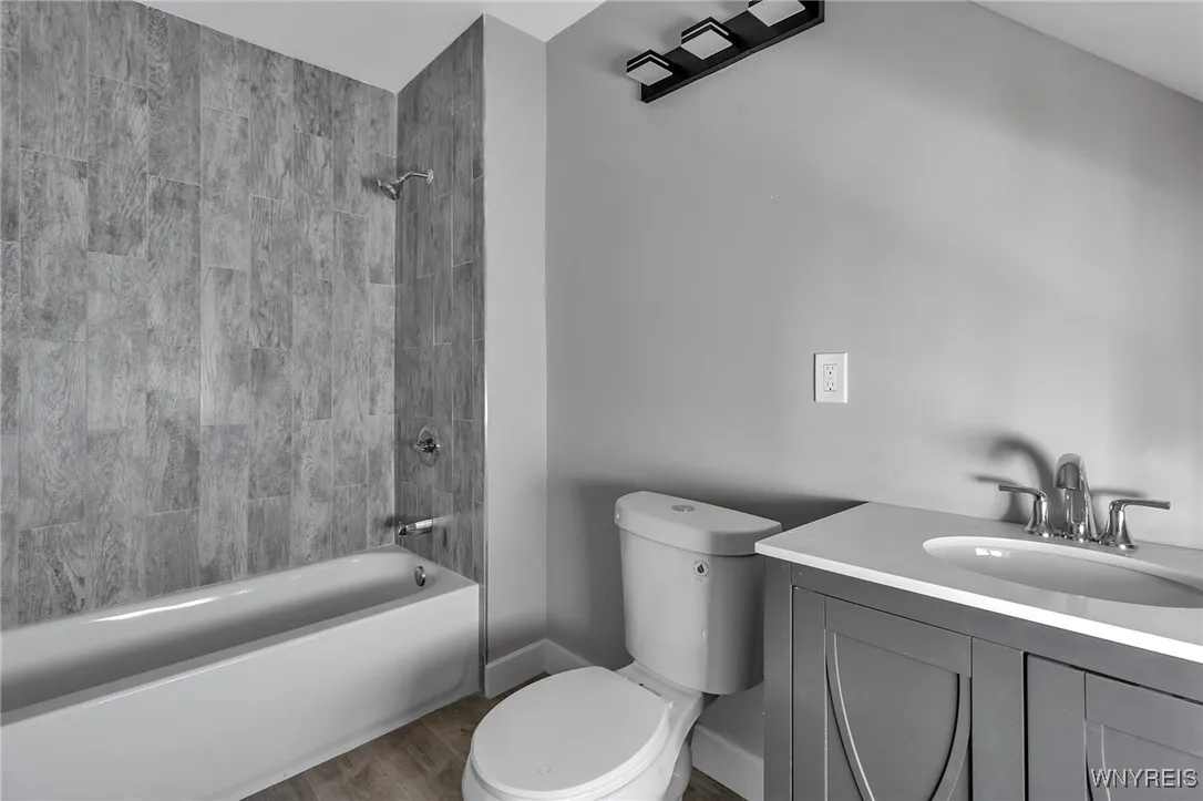 13 Unit #2 Dewitt Street, Buffalo, New York 14213, Buffalo, New York 14213, 1 Bedroom Bedrooms, 4 Rooms Rooms,1 BathroomBathrooms,Residential Lease,Closed,13 Unit #2 Dewitt Street, Buffalo, New York 14213,0,B1639582