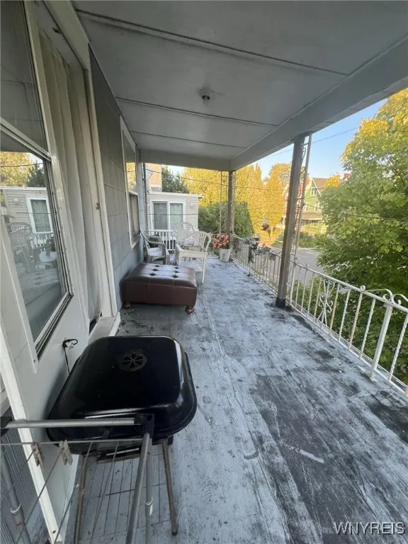 28 Briggs Avenue, Buffalo, New York 14207, Buffalo, New York 14207, 6 Bedrooms Bedrooms, ,2 BathroomsBathrooms,Residential,For Sale,28 Briggs Avenue, Buffalo, New York 14207,0,B1639661