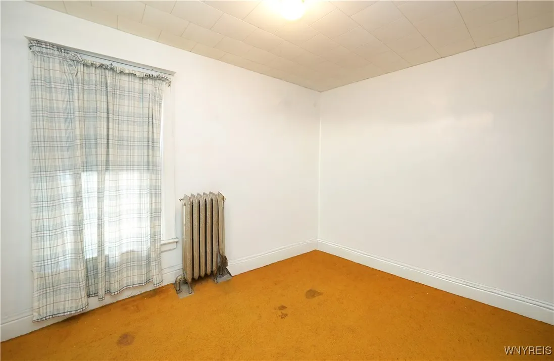 24 Lilac Street, Buffalo, New York 14220, Buffalo, New York 14220, 4 Bedrooms Bedrooms, 8 Rooms Rooms,1 BathroomBathrooms,Residential,For Sale,24 Lilac Street, Buffalo, New York 14220,0,B1639677