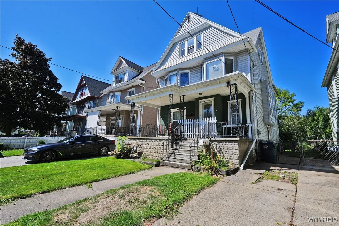 24 Lilac Street, Buffalo, New York 14220, Buffalo, New York 14220, 4 Bedrooms Bedrooms, 8 Rooms Rooms,1 BathroomBathrooms,Residential,For Sale,24 Lilac Street, Buffalo, New York 14220,0,B1639677