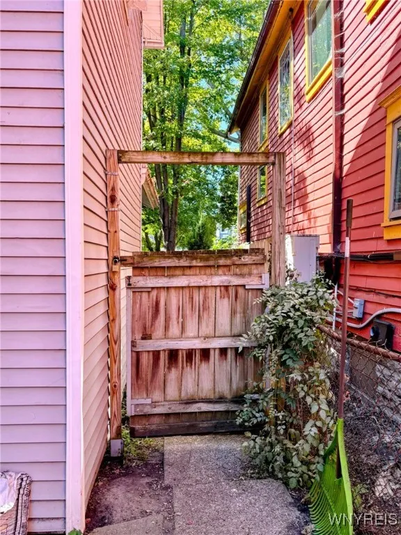 23 Plymouth Avenue, Buffalo, New York 14201, Buffalo, New York 14201, 4 Bedrooms Bedrooms, 12 Rooms Rooms,2 BathroomsBathrooms,Residential,For Sale,23 Plymouth Avenue, Buffalo, New York 14201,0,B1639685
