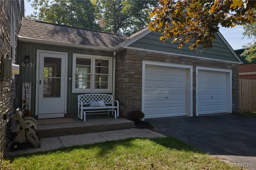 6531 Michael Road, Orchard Park, New York 14127, Orchard Park, New York 14127, 3 Bedrooms Bedrooms, 6 Rooms Rooms,1 BathroomBathrooms,Residential,For Sale,6531 Michael Road, Orchard Park, New York 14127,0,B1639418
