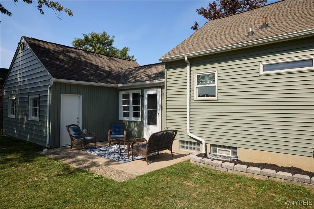 6531 Michael Road, Orchard Park, New York 14127, Orchard Park, New York 14127, 3 Bedrooms Bedrooms, 6 Rooms Rooms,1 BathroomBathrooms,Residential,For Sale,6531 Michael Road, Orchard Park, New York 14127,0,B1639418