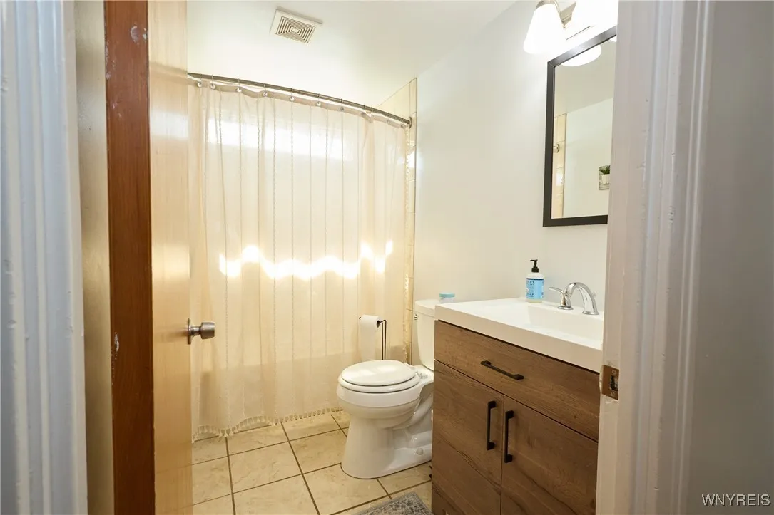 6531 Michael Road, Orchard Park, New York 14127, Orchard Park, New York 14127, 3 Bedrooms Bedrooms, 6 Rooms Rooms,1 BathroomBathrooms,Residential,For Sale,6531 Michael Road, Orchard Park, New York 14127,0,B1639418