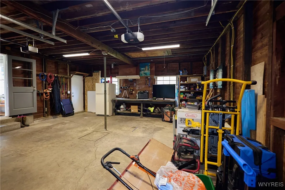 6531 Michael Road, Orchard Park, New York 14127, Orchard Park, New York 14127, 3 Bedrooms Bedrooms, 6 Rooms Rooms,1 BathroomBathrooms,Residential,For Sale,6531 Michael Road, Orchard Park, New York 14127,0,B1639418
