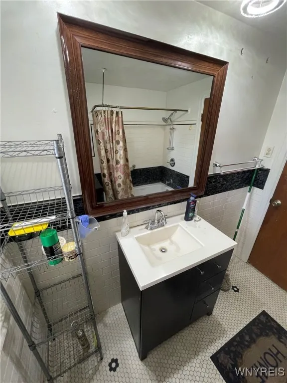 115 Burke Drive, Buffalo, New York 14215, Buffalo, New York 14215, 3 Bedrooms Bedrooms, 7 Rooms Rooms,1 BathroomBathrooms,Residential Lease,Closed,115 Burke Drive, Buffalo, New York 14215,0,B1637424