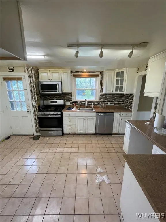 115 Burke Drive, Buffalo, New York 14215, Buffalo, New York 14215, 3 Bedrooms Bedrooms, 7 Rooms Rooms,1 BathroomBathrooms,Residential Lease,Closed,115 Burke Drive, Buffalo, New York 14215,0,B1637424