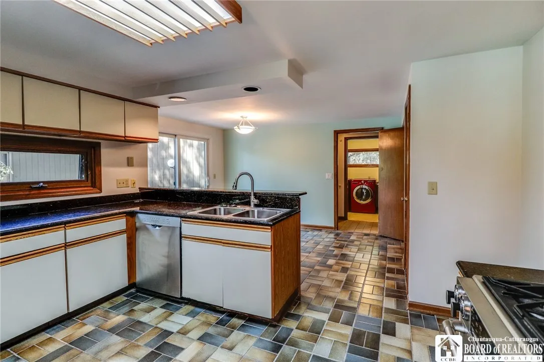 118 Coriander Court, Amherst, New York 14051, Amherst, New York 14051, 3 Bedrooms Bedrooms, 6 Rooms Rooms,2 BathroomsBathrooms,Residential,For Sale,118 Coriander Court, Amherst, New York 14051,0,R1639556