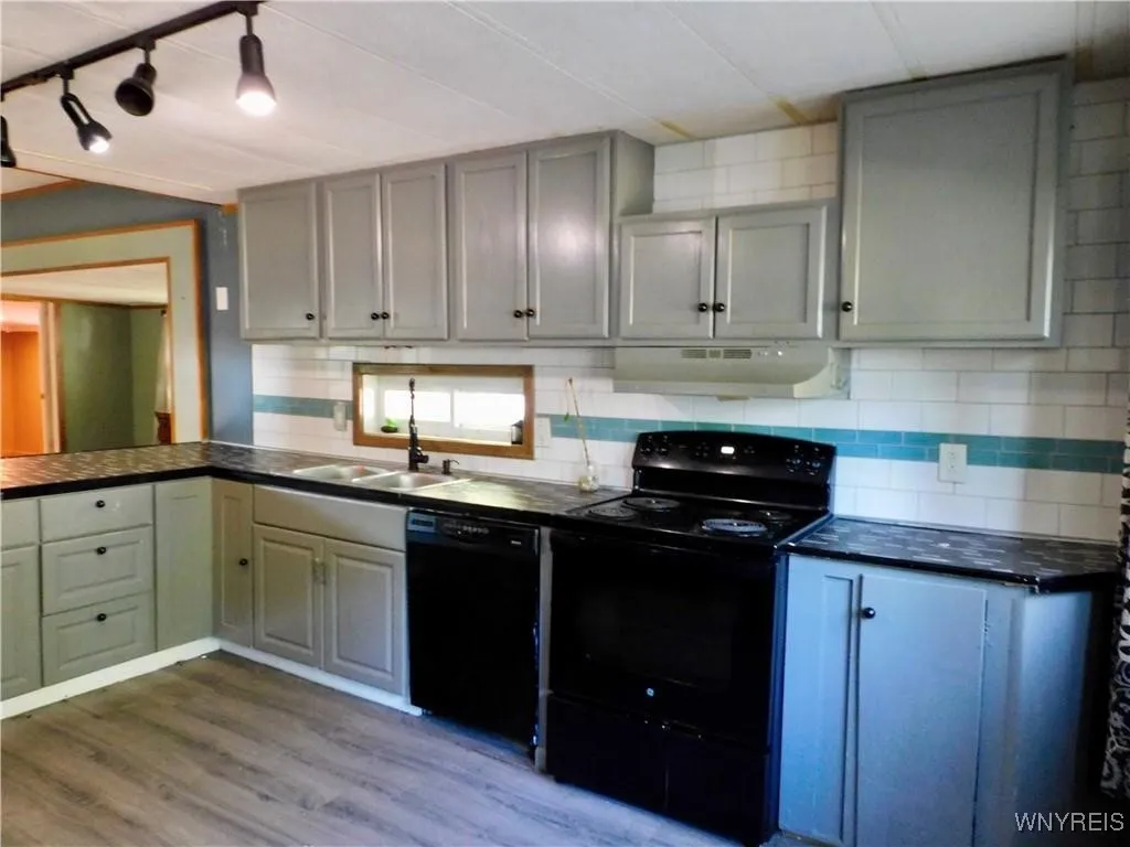 147 East Canyon Drive, Hamburg, New York 14075, Hamburg, New York 14075, 3 Bedrooms Bedrooms, 6 Rooms Rooms,1 BathroomBathrooms,Residential,For Sale,147 East Canyon Drive, Hamburg, New York 14075,0,B1639037