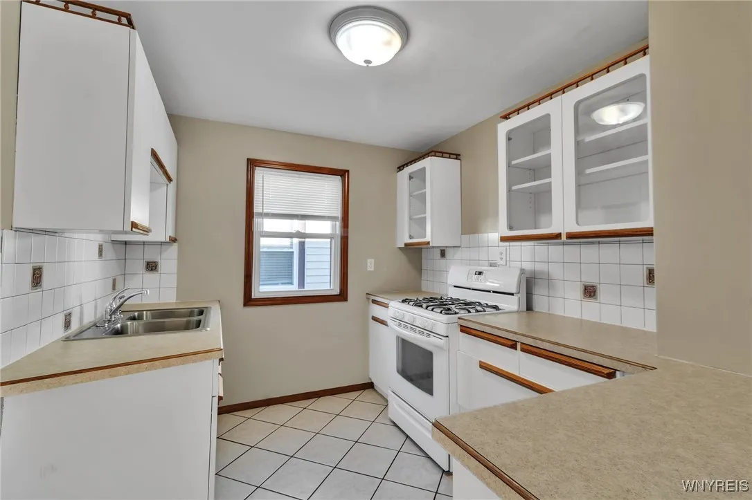 379 Victoria Boulevard, Tonawanda, New York 14217, Tonawanda, New York 14217, 4 Bedrooms Bedrooms, ,2 BathroomsBathrooms,Residential,For Sale,379 Victoria Boulevard, Tonawanda, New York 14217,0,B1639721