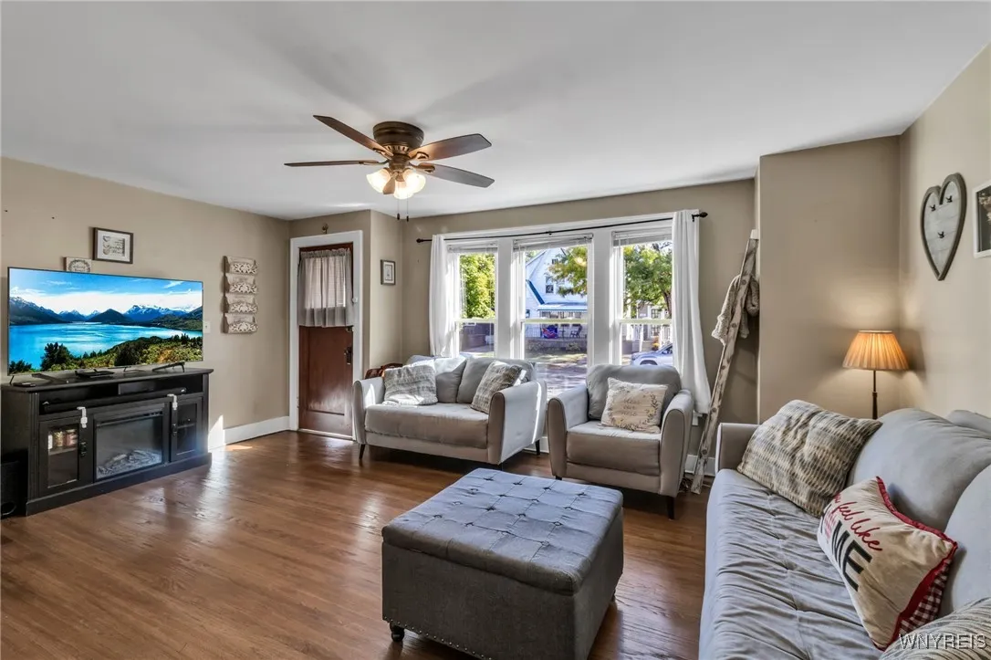 379 Victoria Boulevard, Tonawanda, New York 14217, Tonawanda, New York 14217, 4 Bedrooms Bedrooms, ,2 BathroomsBathrooms,Residential,For Sale,379 Victoria Boulevard, Tonawanda, New York 14217,0,B1639721