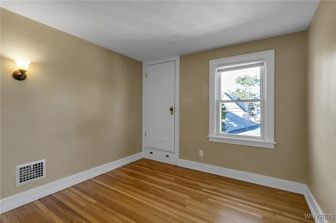 379 Victoria Boulevard, Tonawanda, New York 14217, Tonawanda, New York 14217, 4 Bedrooms Bedrooms, ,2 BathroomsBathrooms,Residential,For Sale,379 Victoria Boulevard, Tonawanda, New York 14217,0,B1639721